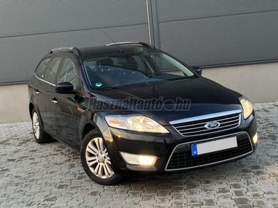 FORD MONDEO 2.0 Ghia Jól pakolható kombi és benzines