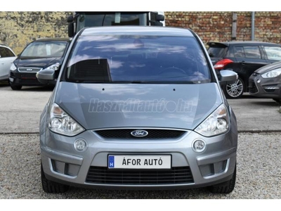 FORD S-MAX 2.0 TDCi Titanium 7SZEMÉLYES - SONY HIFI - D.KLÍMA - FRISS SZERVÍZ - ÚJ GUMIK!