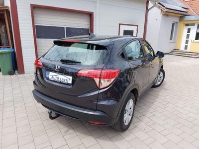 HONDA HR-V 1.6 i-DTEC Elegance VEZETETT SZERVIZKÖNYV. 57.000 KM. NAVIGÁCIÓ. TEMPOMAT. ÜLÉSFŰTÉS. PARKRADAR