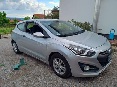 HYUNDAI I30 Végig vezetett szervízkönyv