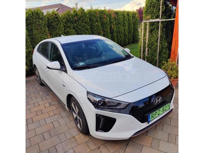 HYUNDAI IONIQ electric Comfort Navi (Automata) 28-as legenda. magyar első forgalombahelyezés. gyári garis. első tulaj. magánsz