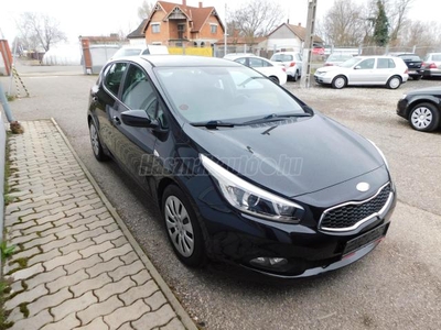 KIA CEE'D 1.4 CVVT FIFA Limited KLÍMA. MULTIKORMÁNY. GYÁRI BENZIN-GÁZ ÜZEM