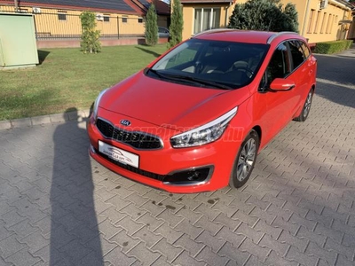 KIA CEE'D 1.6 GDI Limitált GYÖNYÖRŰ.2 ÉV GARANCIA.1.TUL.VEZ.SZ.KÖNYV.NAVI.KAMERA!!!!!