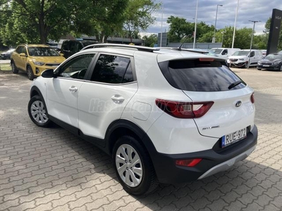 KIA STONIC 1.25 MPI Silver Magyar. Szervizkönyv. Kamera