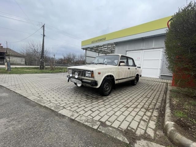 LADA 2105