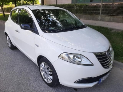 LANCIA YPSILON 1.2 8V Silver