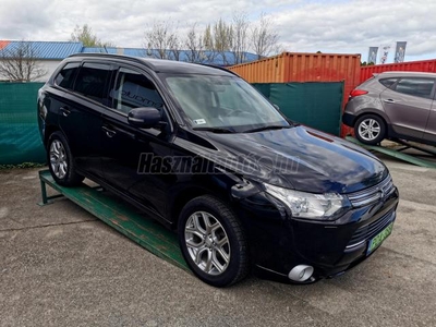 MITSUBISHI OUTLANDER 2.0 PHEV Instyle Navi 4WD CVT