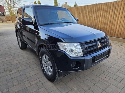 MITSUBISHI PAJERO 3.2 DI-D Invite 175 Ekm! Kézi Váltós! Zöld! Első Tulajtól!