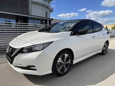 NISSAN LEAF Tekna 40kWh (Automata) Fehér Gyöngyház Metál Fényezés