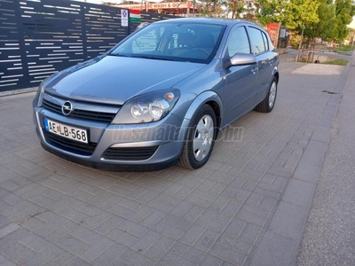 OPEL ASTRA H 1.4 Elegance Garázsban tartott auto