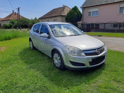 OPEL ASTRA H 1.6 Essentia