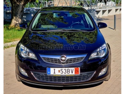 OPEL ASTRA J 1.4 Cosmo XENON-NAVI-FÉLBŐR-RADAR