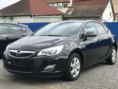 OPEL ASTRA J 1.4 Start-Stop Cosmo ++VezSzkönyvGyáriÁllapot++Tempomat++TolRadar+ÜlésFűtés++2-ZonKlíma