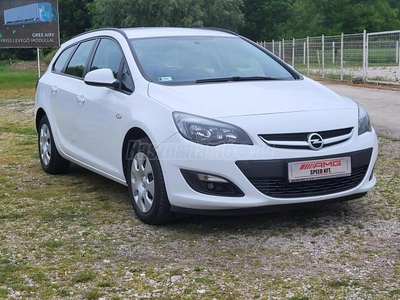 OPEL ASTRA J Sports Tourer 1.6 Enjoy