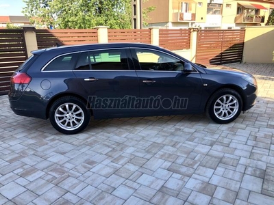 OPEL INSIGNIA Sports Tourer 1.8 Sport