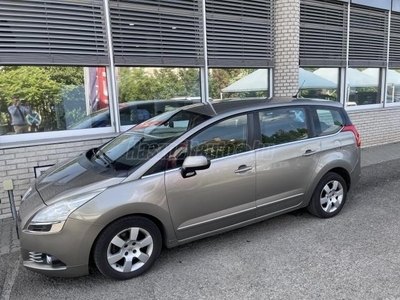 PEUGEOT 5008 2.0 HDi Active