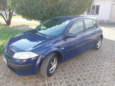 RENAULT MEGANE 1.4 Authentique