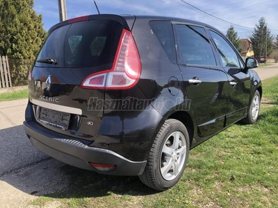 RENAULT SCENIC Scénic 1.5 dCi TomTom Vezetett szervizkönyv garantált km futás! Barna bőr belső!