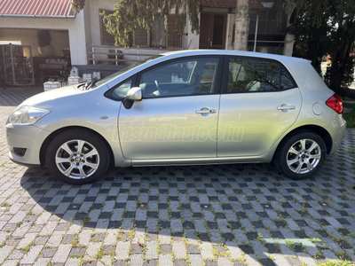 TOYOTA AURIS 1.6