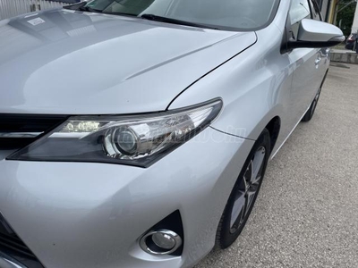 TOYOTA AURIS 1.6 Live Becsületesnepper