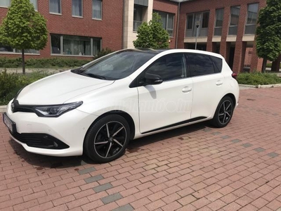 TOYOTA AURIS 1.6 Selection