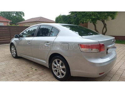 TOYOTA AVENSIS 2.2 DCAT Executive T27