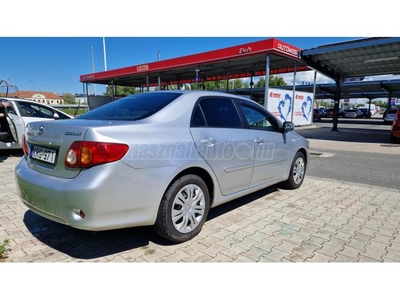 TOYOTA COROLLA Sedan 1.6