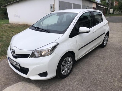 TOYOTA YARIS 1.33 Active Comfort KLÍMÁS.ABS.LÉGZSÁKOK.SZERVOKORMÁNY.TOLATÓ-KAMERA !!