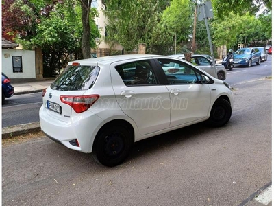 TOYOTA YARIS 1.5 VVT-i Hybrid Active e-CVT FRISS MŰSZAKI+FRISS SZERVIZ+TÉLI/NYÁRI GARNITÚRA