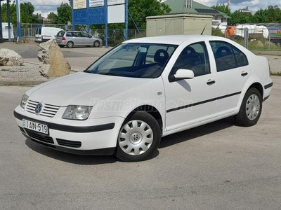 VOLKSWAGEN BORA 1.6 EGY TULAJ-MAGYARORSZÁGI-KEVÉS KM-FRISS VIZSGA