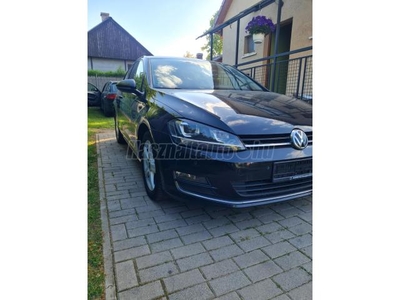 VOLKSWAGEN GOLF VII 2.0 TDI BMT Highline DSG Euro 6 Vezetett szervízkönyv