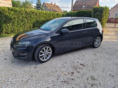 VOLKSWAGEN GOLF VII 2.0 TDI Highline DSG