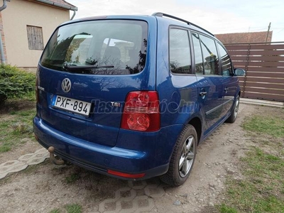 VOLKSWAGEN TOURAN 1.4 TSi Highline