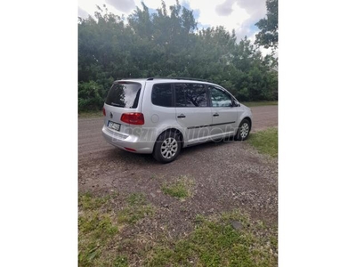 VOLKSWAGEN TOURAN 1.6 CR TDI Trendline TULAJDONOSTÓL GYÁRI ÁLLAPOTBAN UJ VEZÉRLÉS UJ AKKUMLÁTOR VALÓS KM