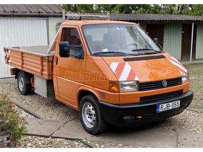 VOLKSWAGEN TRANSPORTER T4 2.5 TDI 3 fős HOSSZÍTOTT PLATÓS