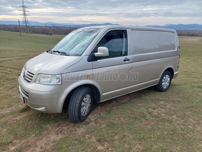 VOLKSWAGEN TRANSPORTER T5 2.5 TDI