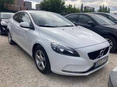 VOLVO V40 2.0 D [D2] Kinetic MAGYARORSZÁGI! 1 ÉV GARANCIÁVAL! VÉGIG SZERVIZELT! TÖRÉSMENTES!