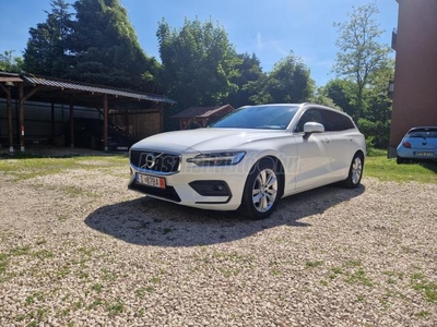 VOLVO V60 2.0 D [D4] Geartronic 190 le. gyári fényezés. virtual cockpit. kamera. végig márkaszerviz