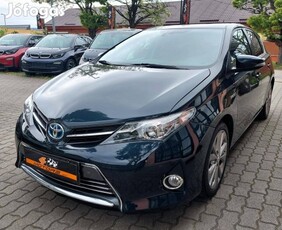 Toyota Auris 1.8 HSD Lounge (Automata) Szervizk...