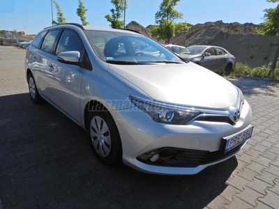 TOYOTA AURIS Touring Sports 1.33 Live 167Ekm!Magyar.vez.szervízkönyv!