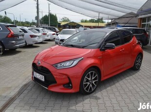 Toyota Yaris 1.5 Hybrid Premier Edition e-CVT 3...