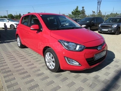 HYUNDAI I20 1.25 Go! Brasil / 125 EZER KM / SZERVIZKÖNYV / ALU / LED MENETFÉNY /