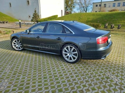 AUDI S8 4.0 V8 TFSI Bi-Turbo quattro Tiptronic