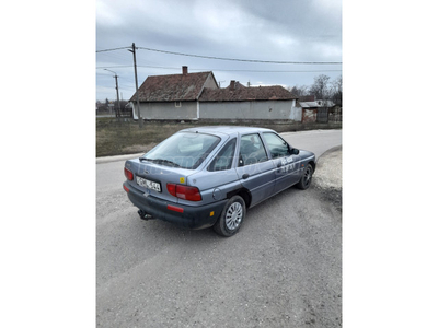 FORD ESCORT 1.3 CL (Algarve)