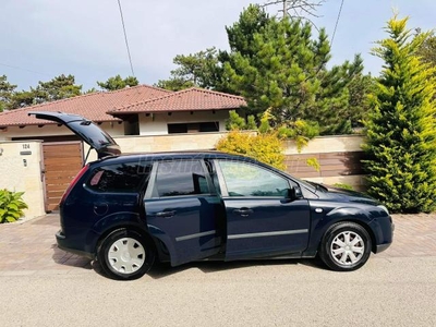 FORD FOCUS 1.6 TDCi Ghia DPF