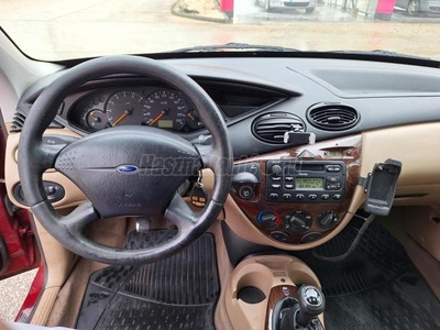 FORD FOCUS 1.8 Ghia