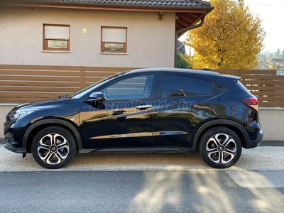 HONDA HR-V 1.5 i-VTEC Elegance CVT ÜVEGTETŐ++103eKM++KITŰNŐ ÁLLAPOT++AUTOMATA