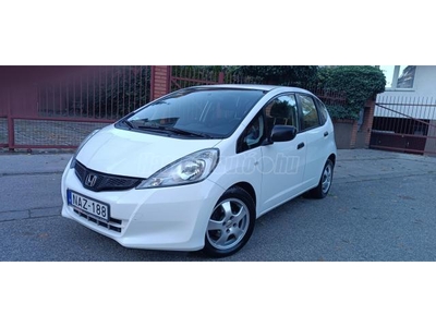 HONDA JAZZ 1.2 Trend Plus KITŰNŐ GYÁRI ÁLLAPOT++KEVÉS KM.!!!!