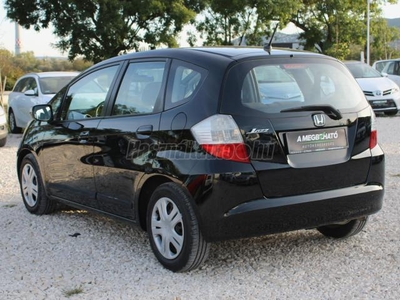 HONDA JAZZ 1.4 Elegance Digit klíma Friss szerviz Rozsdamentes 69eKM!