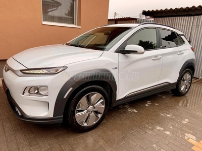 HYUNDAI KONA EV 39kWh Comfort Plus Nagy navi+Krell zene+mélynyomó!Friss vizsga.szervíz!Vez.szervízkönyv!